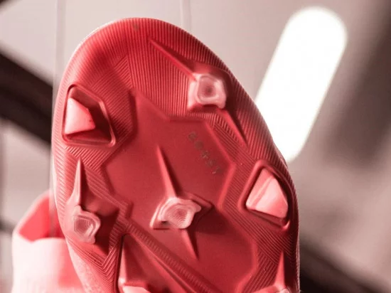 adidas predator 18+ rosa spectral mode.webp